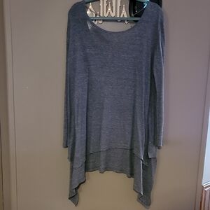 We The Free Gray and Blue Tunic Top